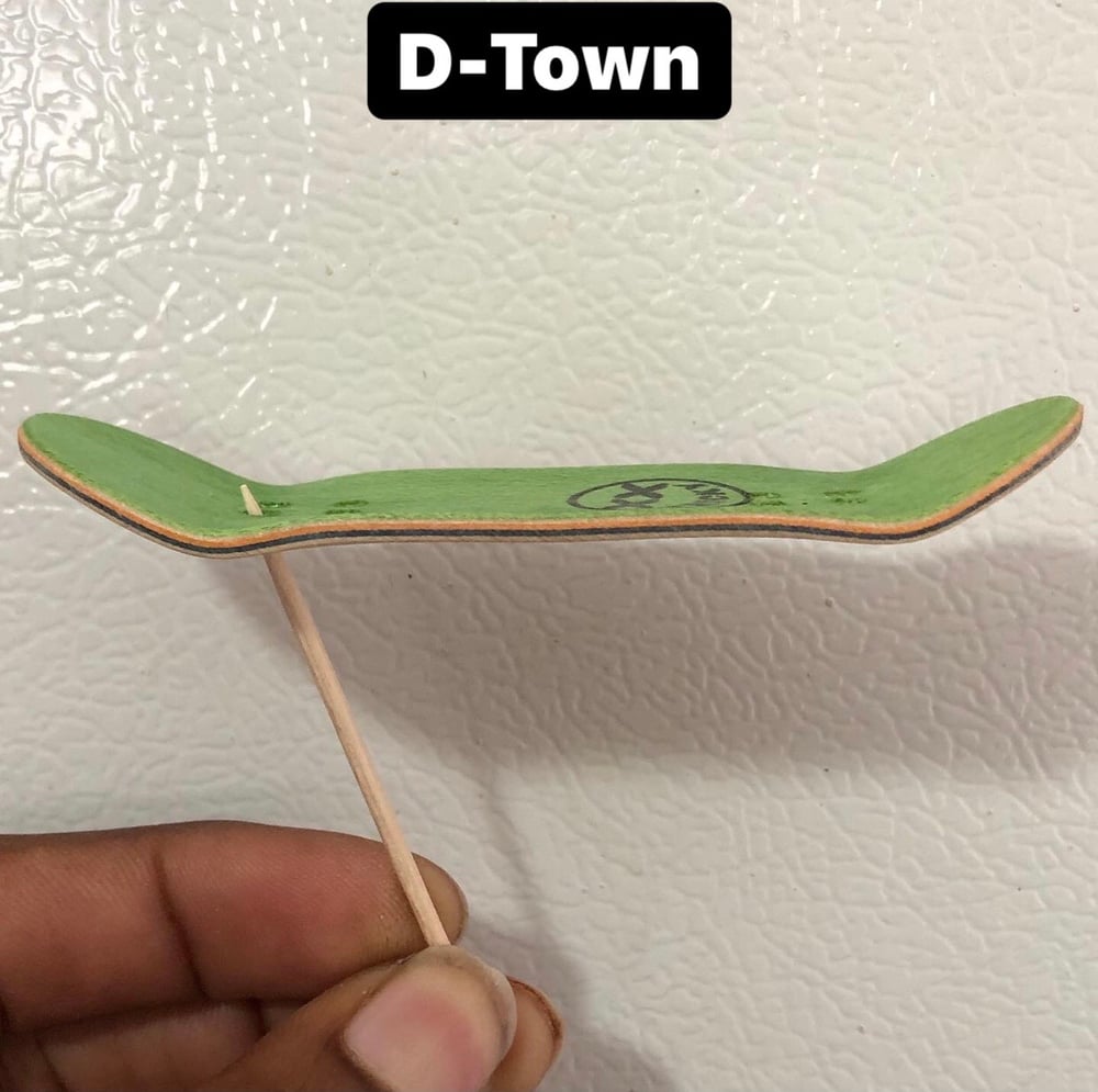 Tech Deck Vs. Fingerboard