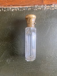Image 3 of Flacon, fiole de parfum ou de sels du 19ème siècle, bouchon en métal argenté, verre biseauté 