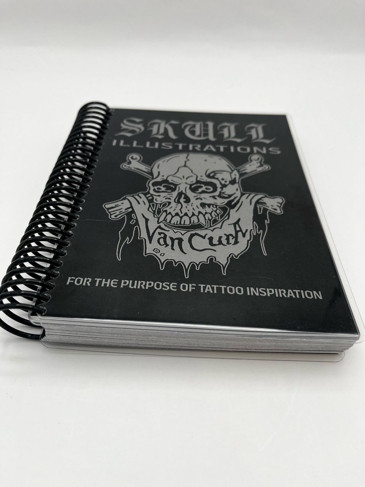 Skull on book アクリル原画 Skull on book アクリル原画 小田隆「The unknown skull 21-03