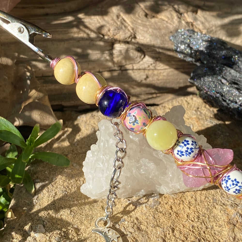 Image of pastel night roach clip 