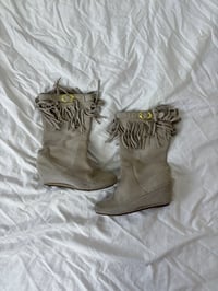 Image 1 of 00s Beige suede boots // 39