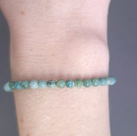 Image 3 of Bracelet ajustable jaspe vert sur cordon 