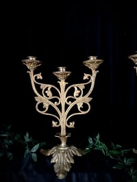 Image 4 of Paire de deux magnifiques candélabres d’eglise à trois feux, en laiton, fin XIXeme siècle