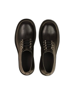 Men Wide Brushed Metal Derby