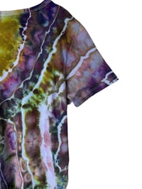 Image 7 of ♻️ UPCYCLED Petite Small 100% Cotton V-Neck Tee in Bold Geode Ice Dye