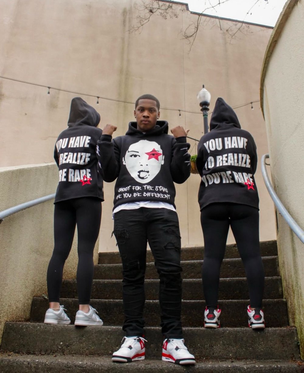“SHOOT FOR THE STARS” HOODIE 