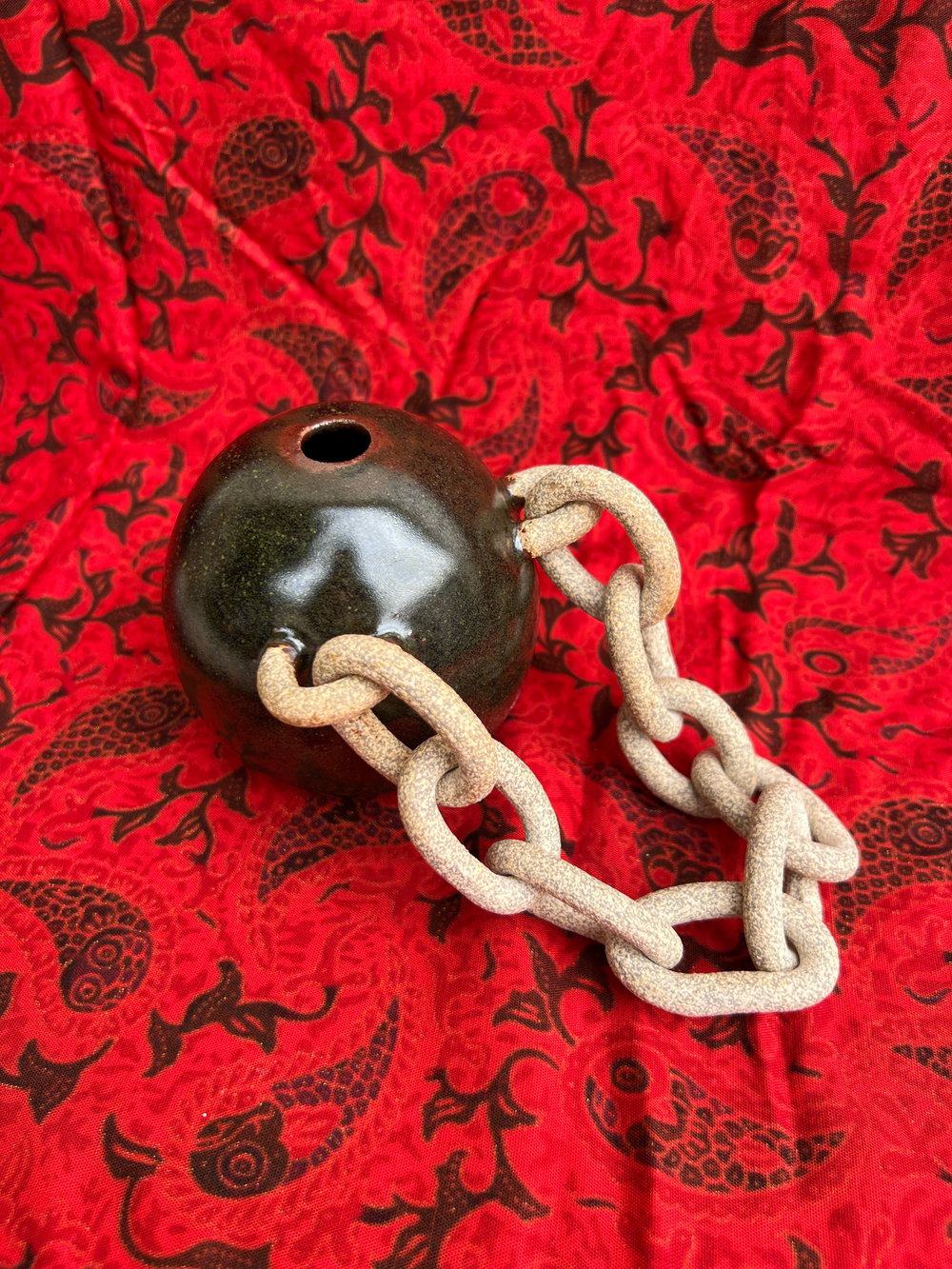 Ball And Chain Vase 