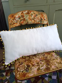 Image 4 of Coussin en canevas "Odette"
