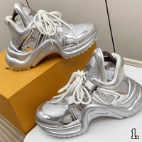 Image 1 of PLUTO WOMENS RUNNERS