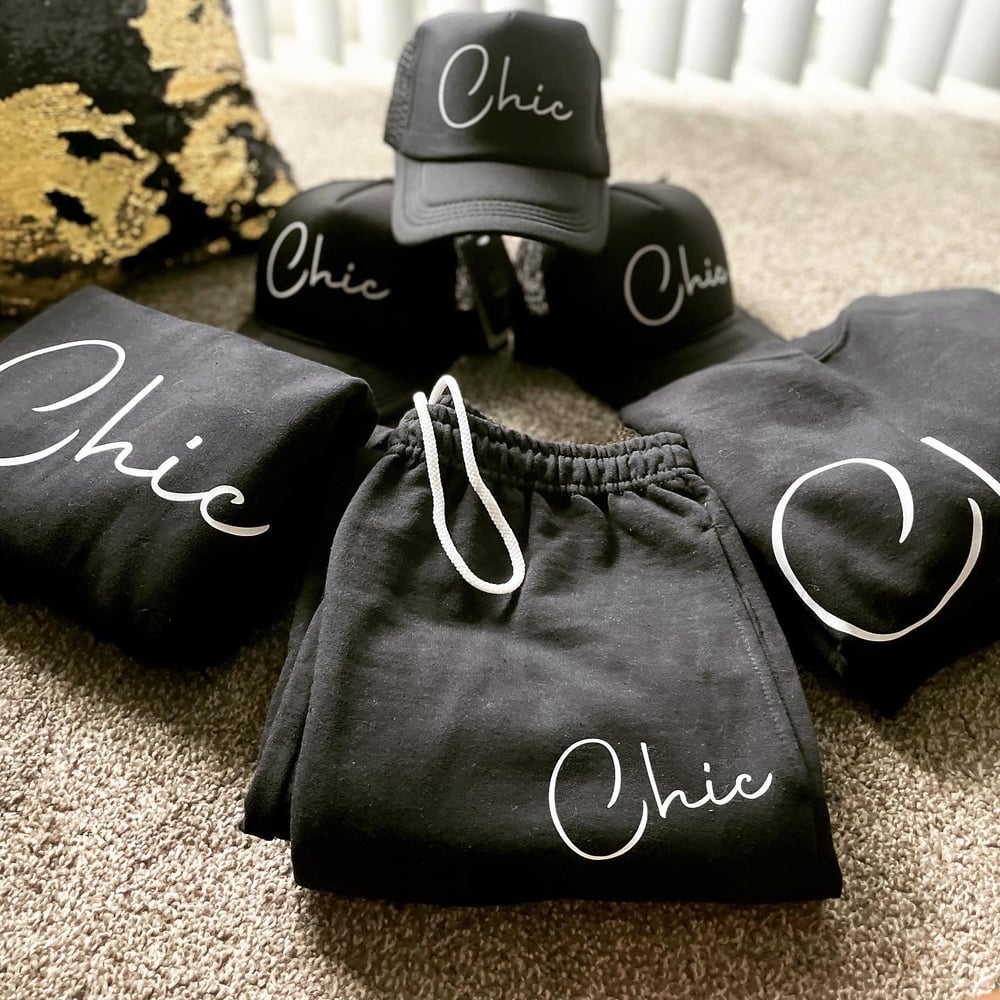 Image of Chic Signature Sweatshirt 