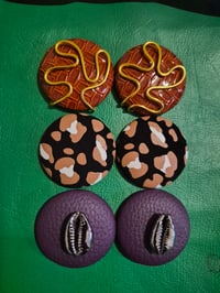 Dradora Button Set Earrings