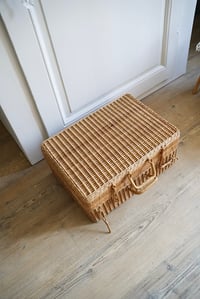 Image 2 of Valise en rotin