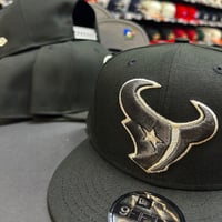 Image 2 of New Era 9Fifty Black- Metallic-Silver 