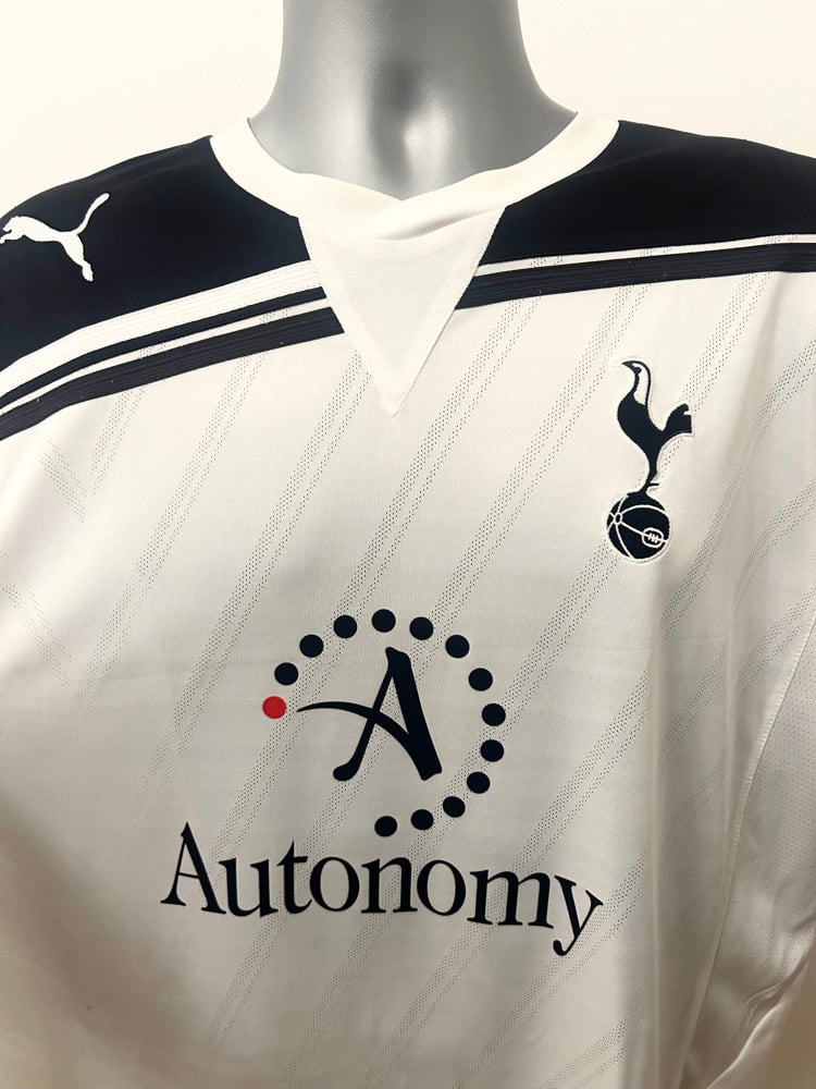 Image of Tottenham Hotspur “MODRIĆ 14” 2010/11 Home Shirt + patches (L)