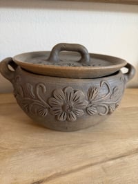 Image 1 of Cazuela Emilia Bordada