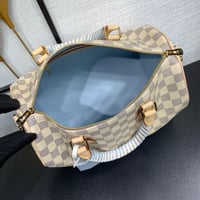 Image 13 of ĻV New Speedy