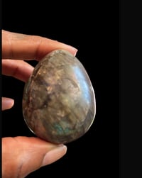 Image 3 of Labradorite Yoni eagg