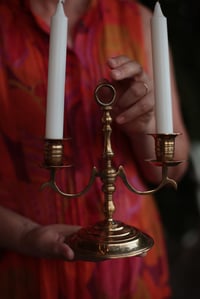 Image 4 of Kerzenständer, zweiflammig, Messing, mit Haltering, klein