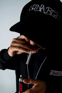 Image 5 of Pack Tee + Cap Monarch