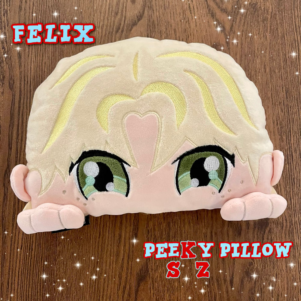 Image of PEEKY PILLOW FELIX - INSTOCK 