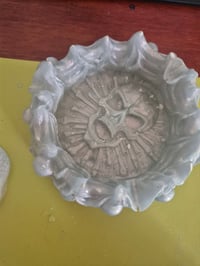 Image 2 of Skull ashtray 2