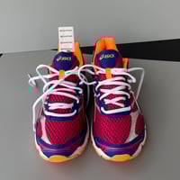 Image 4 of size: us8.5/10W uk8 eu42 cm26.5