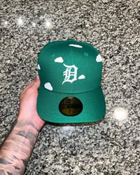 Image 3 of KELLY GREEN PARTLY CLOUDY DETRIOT TIGERS CUSTOM FITTED CAP