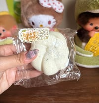 Vanilla Flower Pastry Squishy 