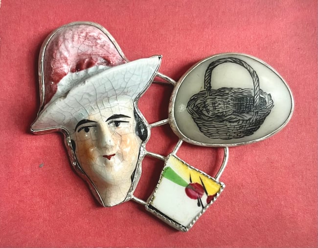 LARGE FIELD FINDS BROOCH 