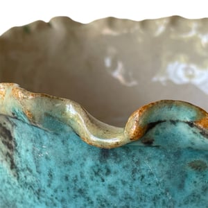 Image of SCALLOPED RIM SERVING BOWL