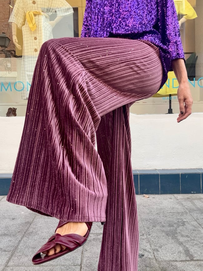 DARK PINK PLEATED VELVET PANTS