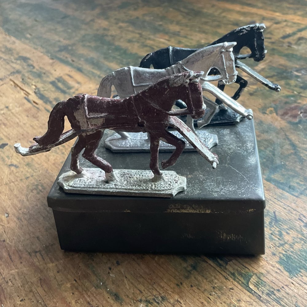 Image of 3 Horses & Tin