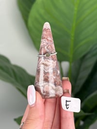Image 5 of SANGRIA LACE AGATE RING HOLDERS