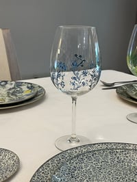 Image 1 of Copa de vino pintada a mano (73 cl) - Colección Gracia