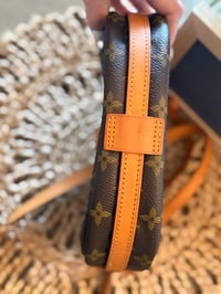 Image 5 of Louis Vuitton Jeune Fille 23