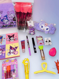 Image 4 of Kuromi makeup bundle box