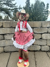 Image 2 of Annie