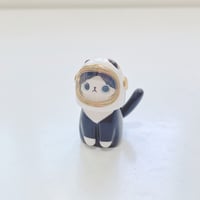 Image 2 of Tuxedo cat with astronaut helmet ceramic figurine (helmet cover version)
