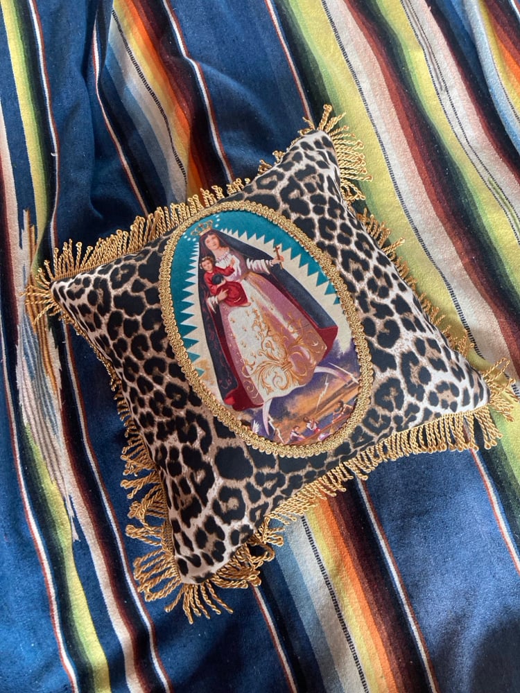 Virgin of charity leopard fabric cushion cover Image 7