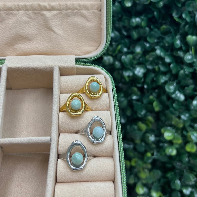 oval frame jaded ring Image 2