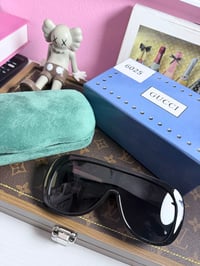 Image 1 of Gucci sunnies (6025)