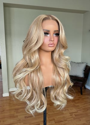 Image of Reba middle part luxury (pre order)