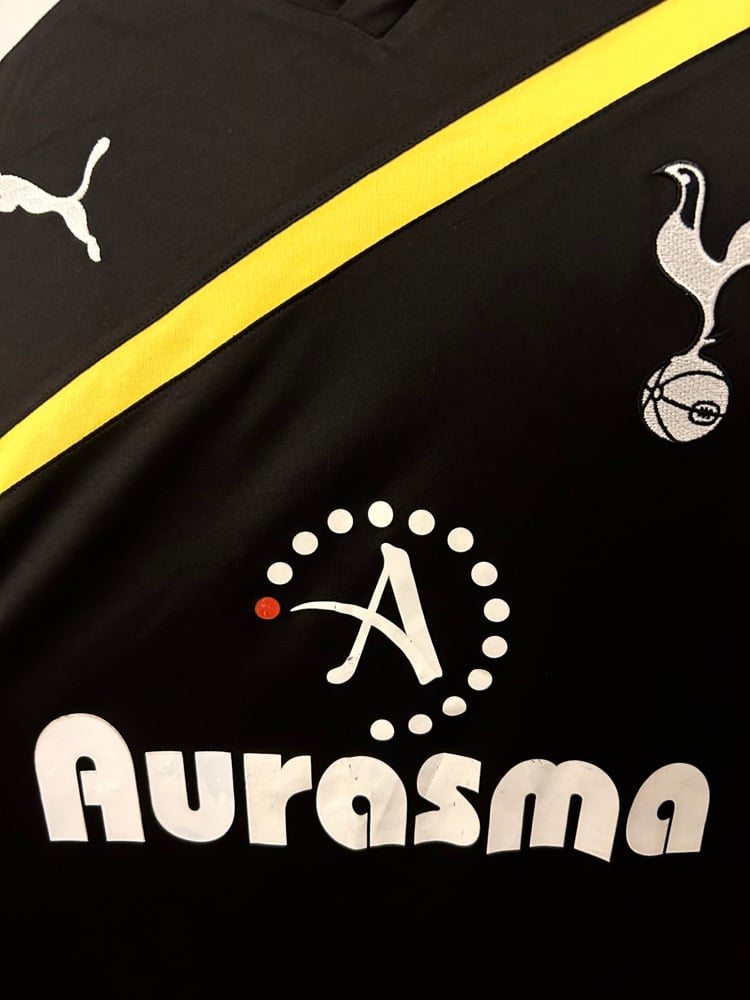 Image of Tottenham Hotspur “MODRIĆ 14” 2011/12 Third Shirt + patches (L)