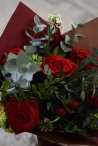 Image 5 of Ramo de Rosas - 5 de vermelles