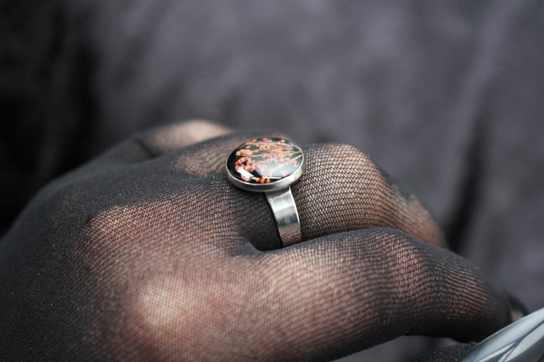 Dead good sorrell seeds floral ring Image 4