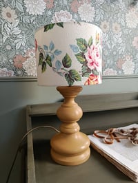 Image 2 of Lampe " Les roses de Louise"