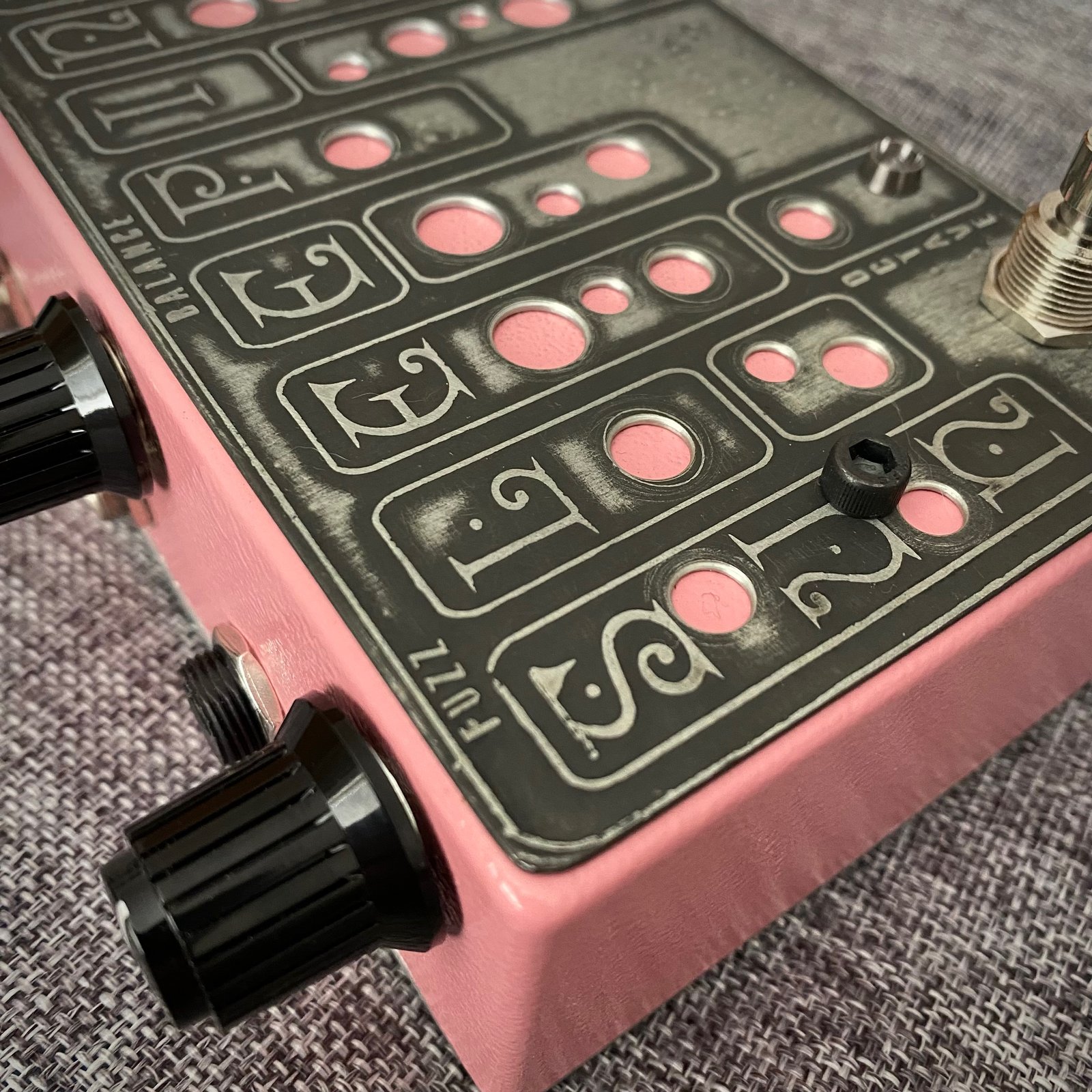 FUZZ 2SC372 ×OCTAVE FUZZ FUZZ 2SC372 ×OCTAVE FUZZ FUZZ 2SC372 ×OCTAVE FUZZ Fuzz