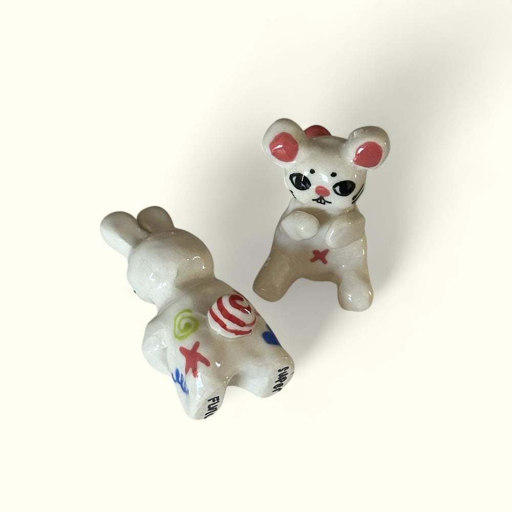 Image of Gossiping Pocket Pals