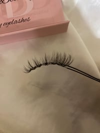 Image 2 of Finesse style lash