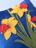 Raggy Roux - daffodil cushion